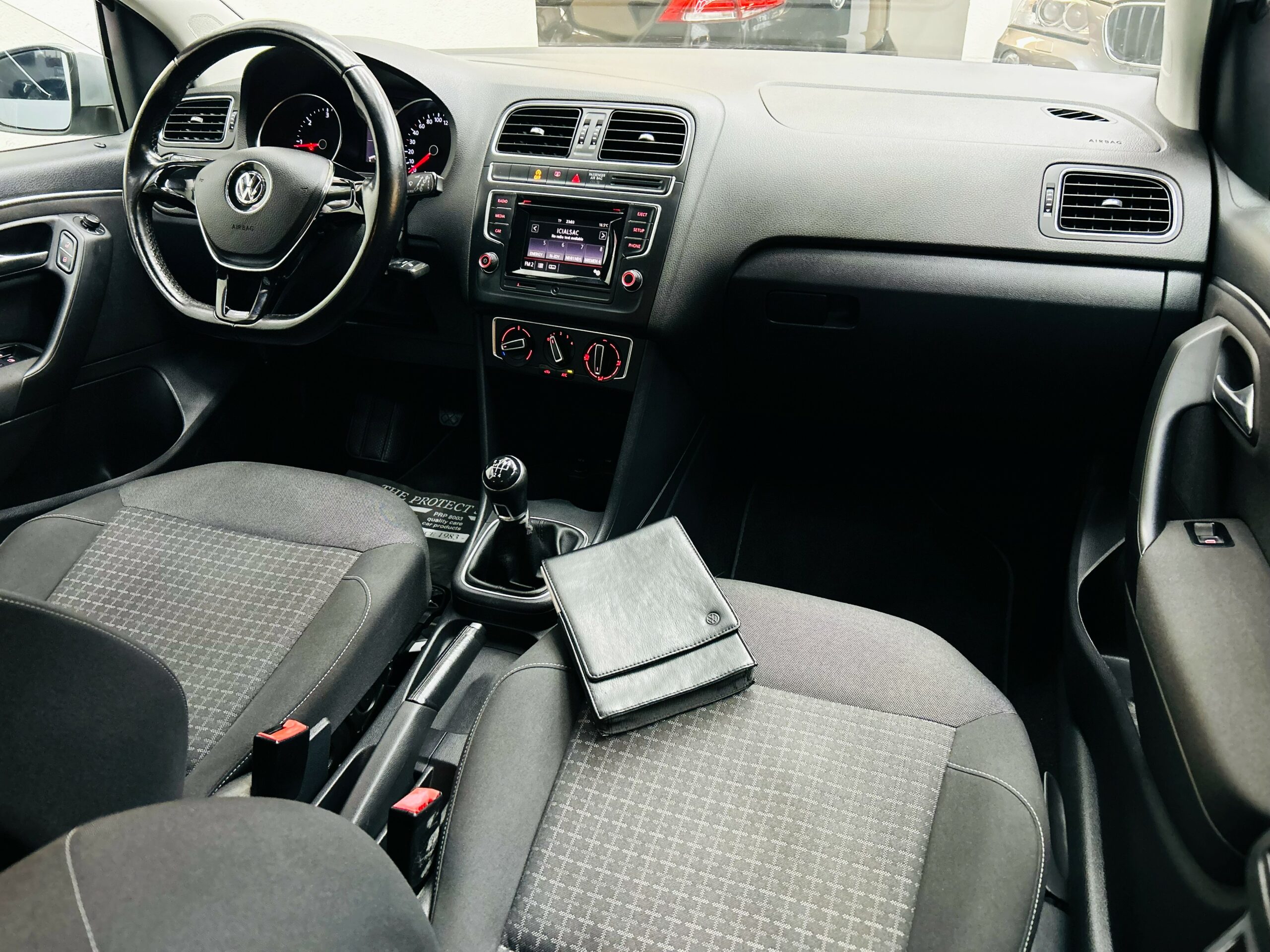VOLKSWAGEN POLO – Image 3