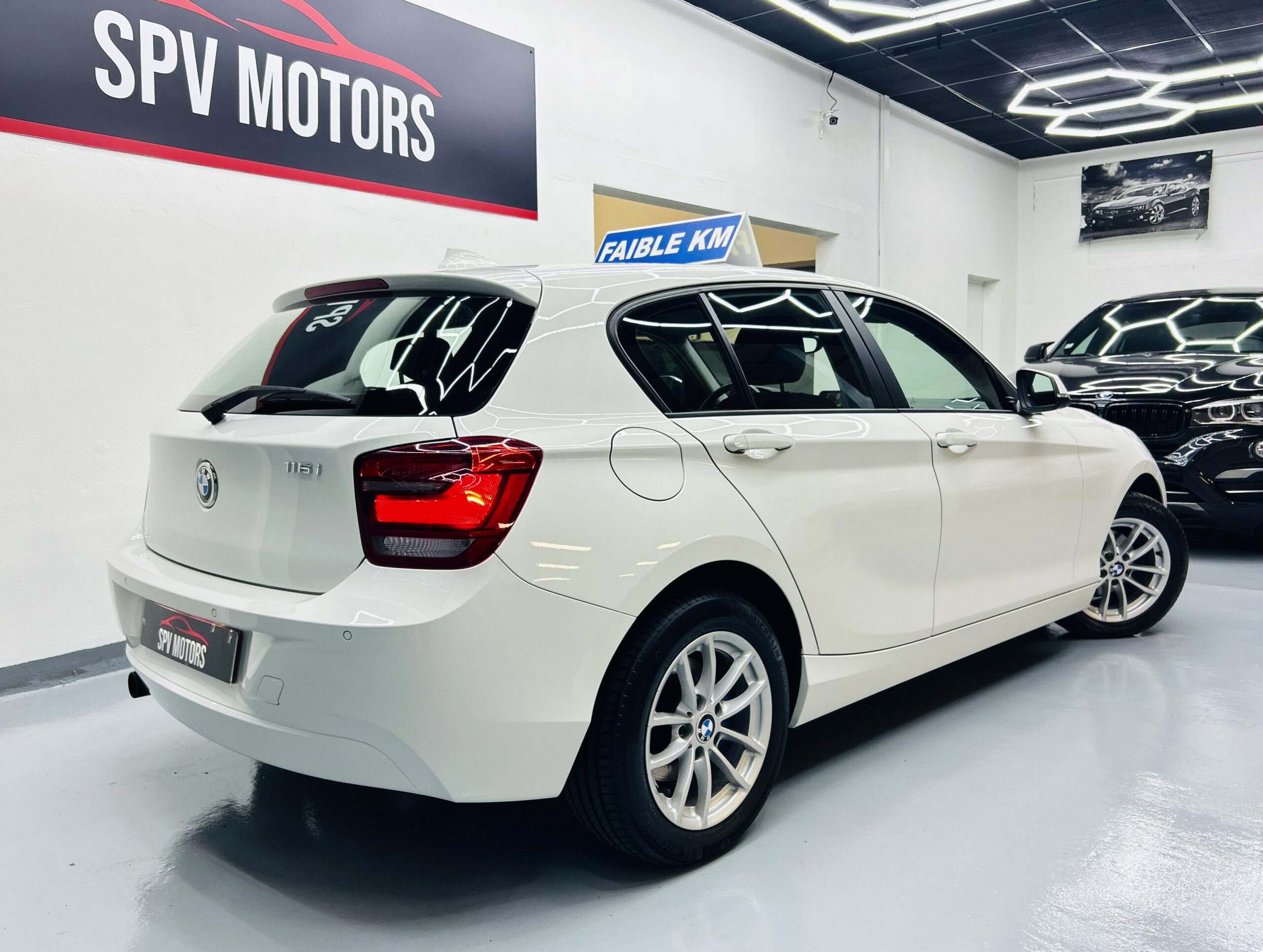 BMW SERIE 1 – Image 2
