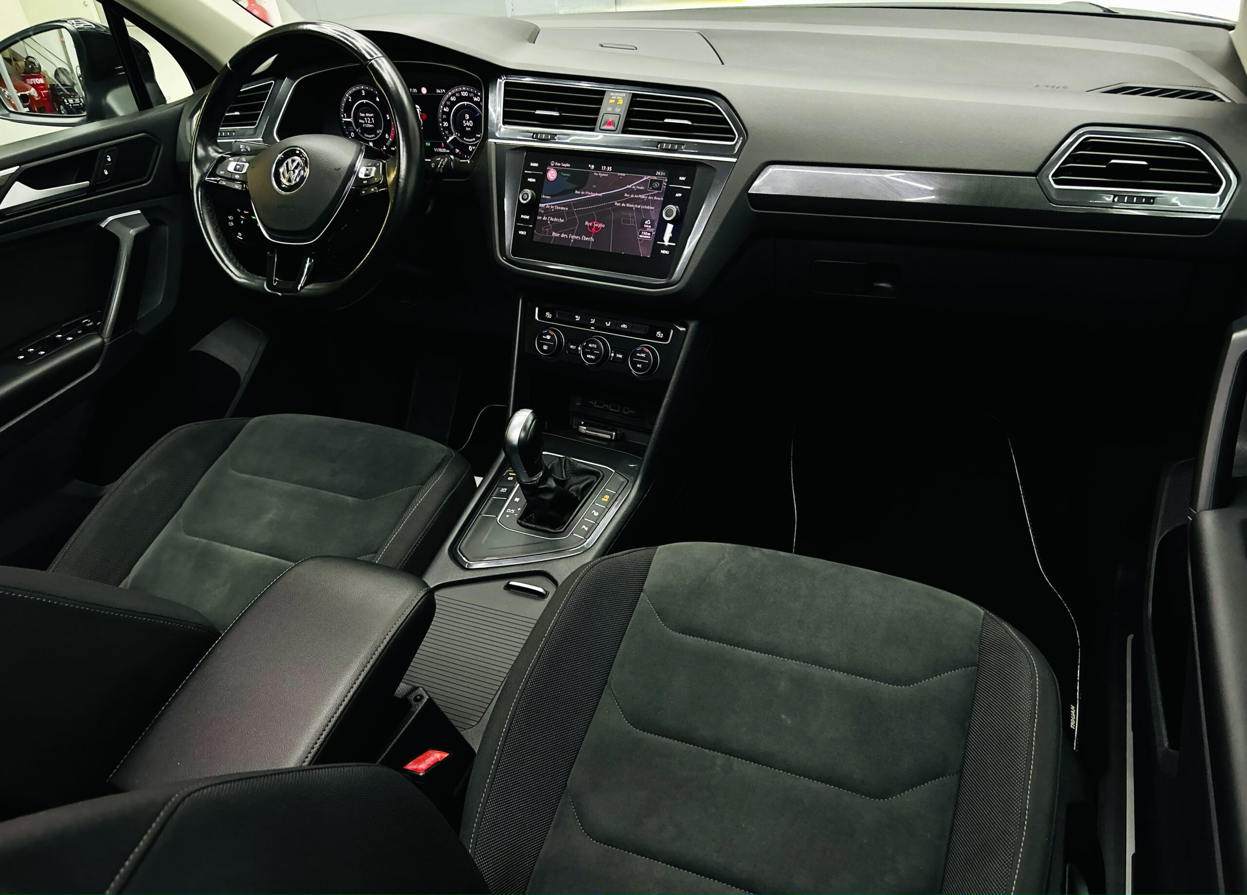 VOLKSWAGEN TIGUAN – Image 3