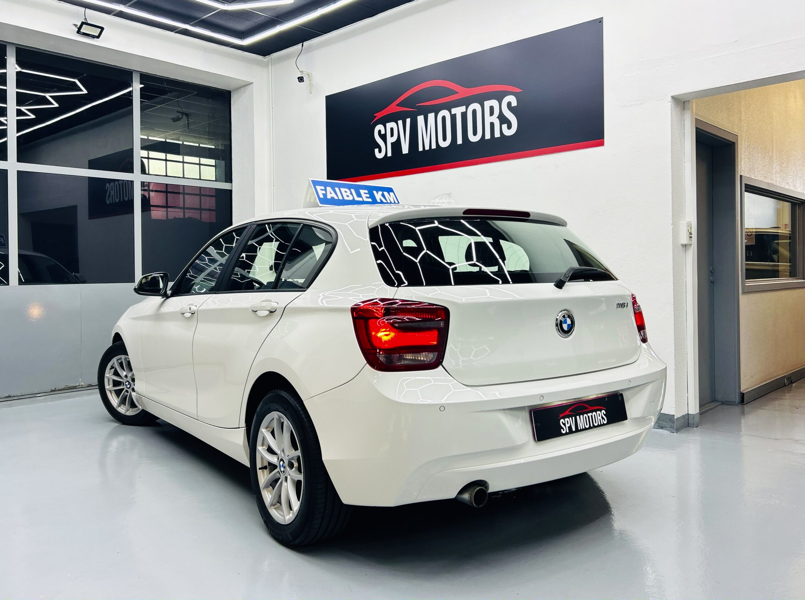 BMW SERIE 1 – Image 5