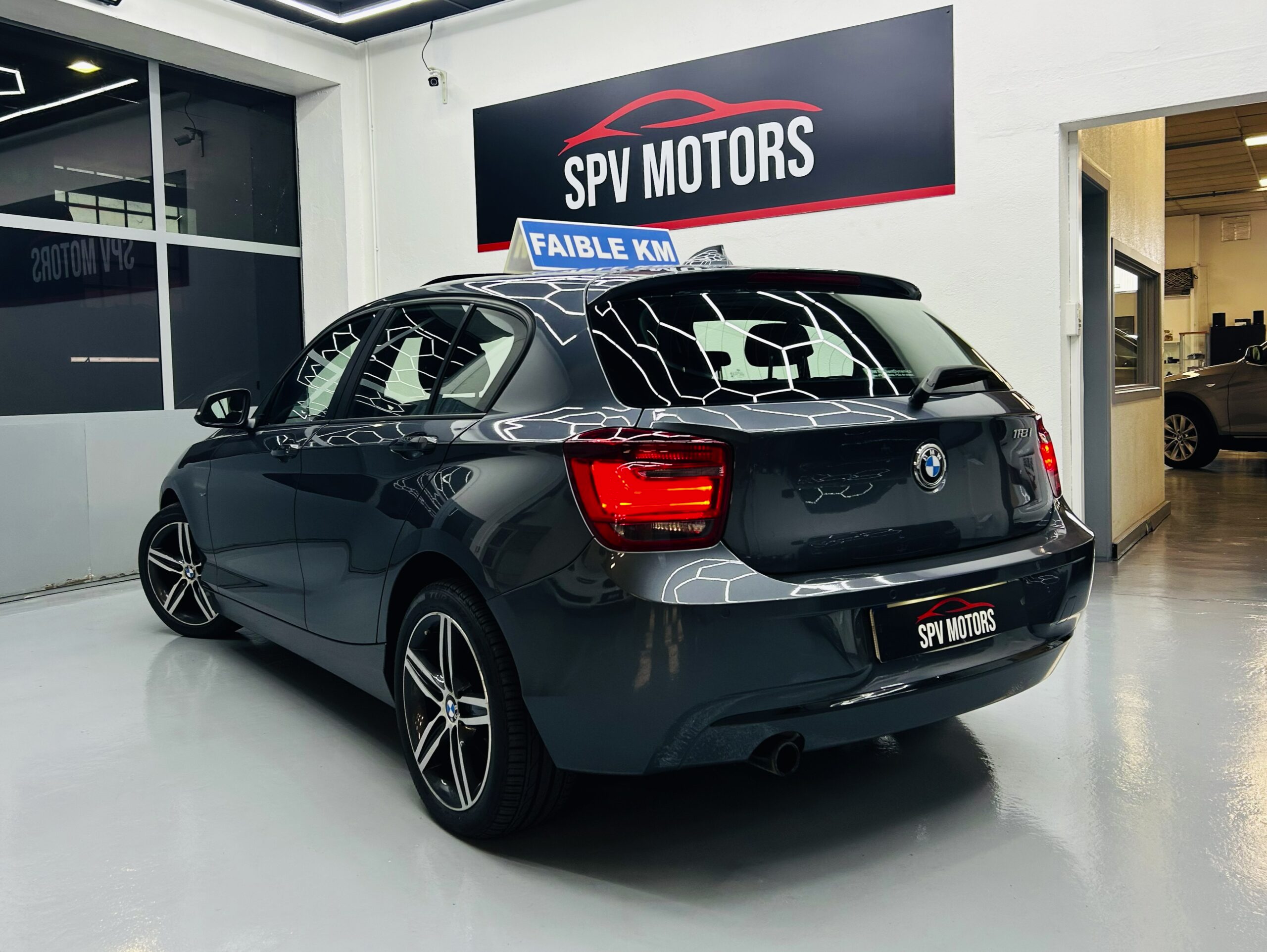 BMW SERIE 1 – Image 2